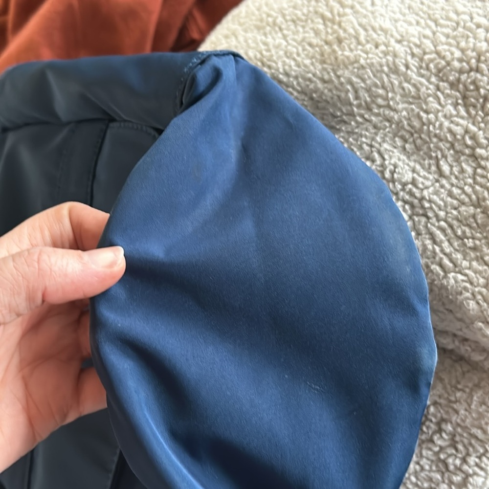 AmeriBag Navy Healthy Back Carry All Sling Bag - Picture 6 of 9